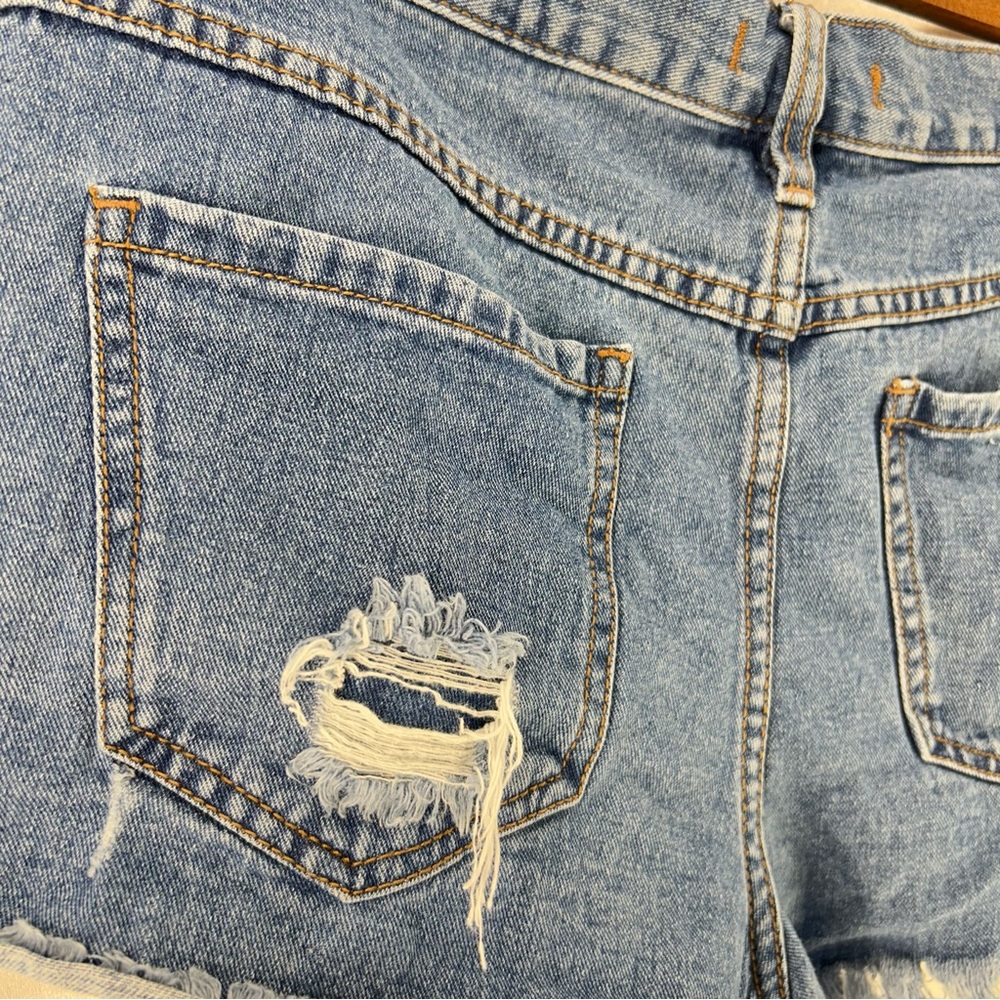 Free People Distressed Jean Shorts Size W29 - Picture 4 of 6